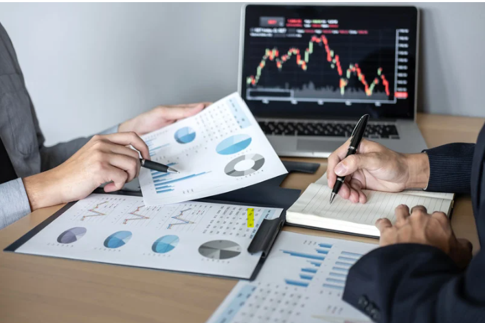 Active vs. Passive Investing: The Debate That Never Dies